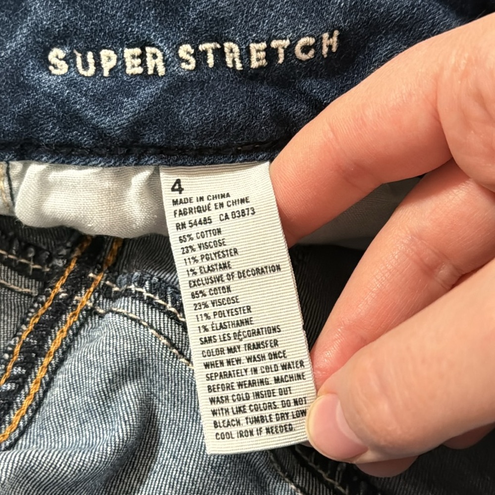 American Eagle super stretch distressed cuffed medium wash denim shorts size 4 - Picture 10 of 11